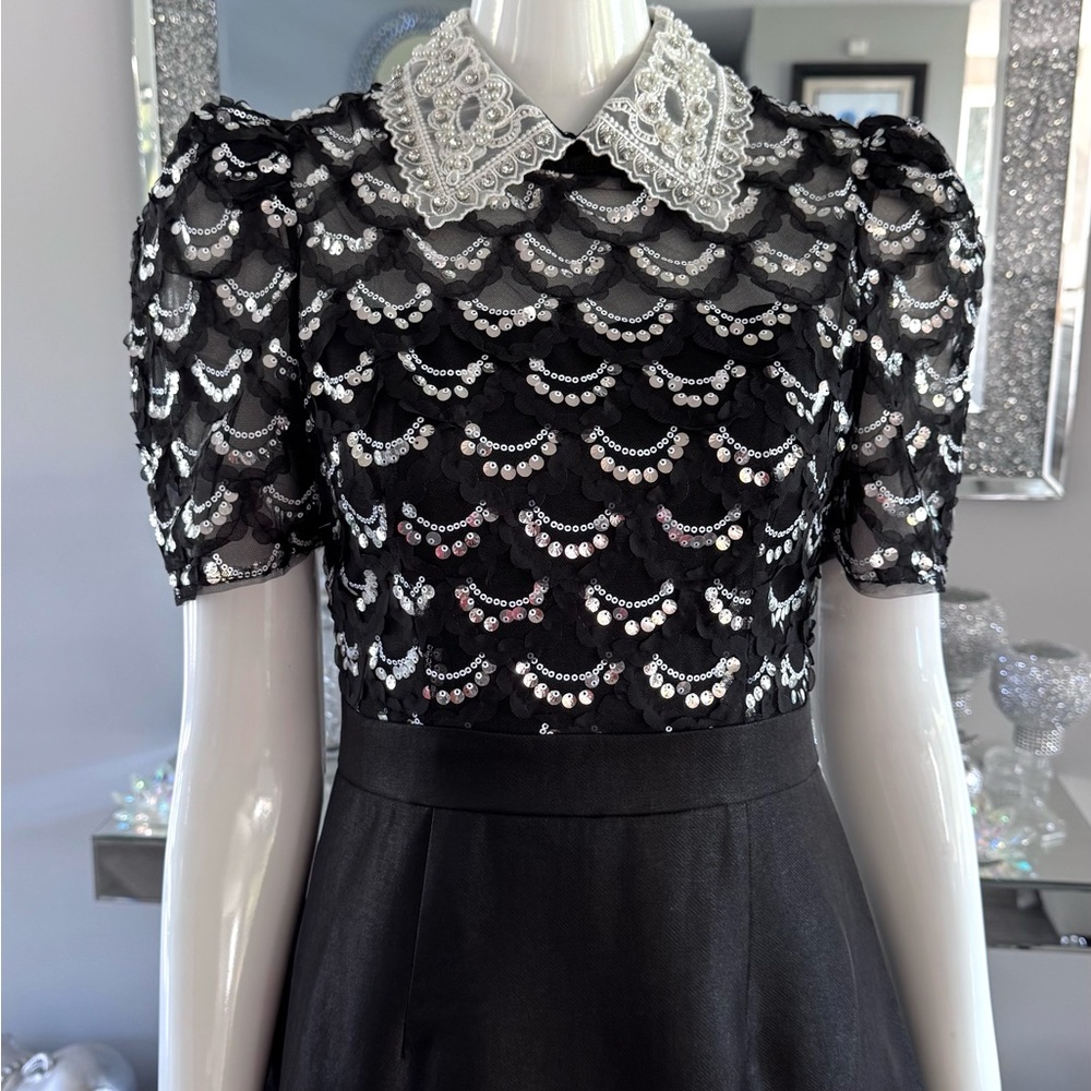 New 🖤 Chic Black and White Mini Dress with Lace Collar - Picture 7 of 17